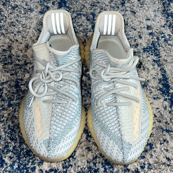 adidas Yeezy Boost 350 V2
Cloud White (Non-Reflective) - Picture 4 of 8